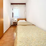 Albina-2 By Interhome أوماغ